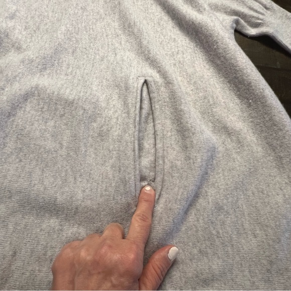 Garnet Hill Womens Oversized Cashmere Turtleneck Sweater Size S Quiet Luxury - Picture 7 of 9